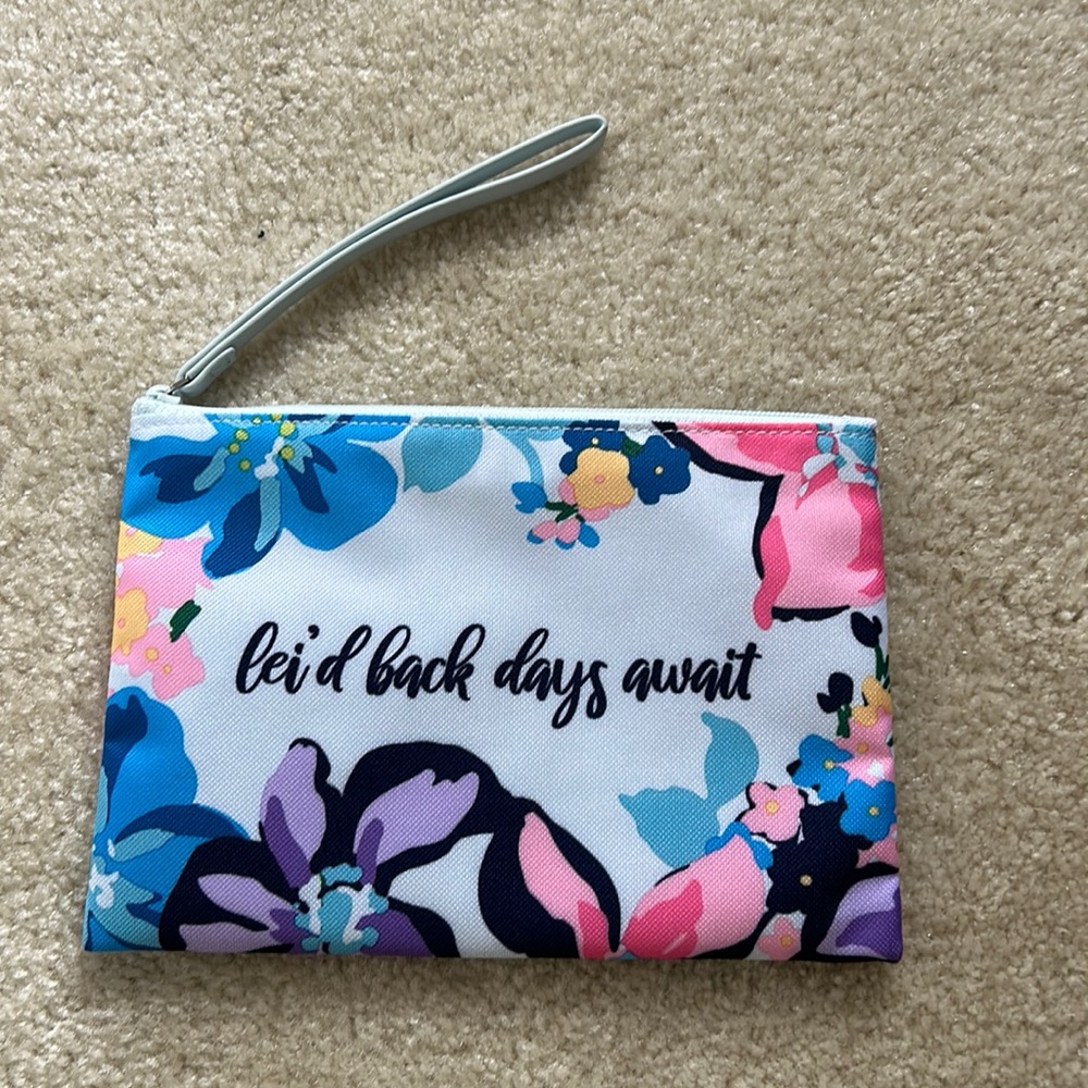 Vera Bradley Marian Floral Wristlet NWOT